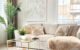 The Elite Suite II Downtown Ac & Garage Parking