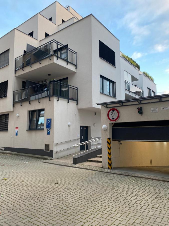 The Elite Suite II Downtown Ac & Garage Parking Bratislava Exterior foto